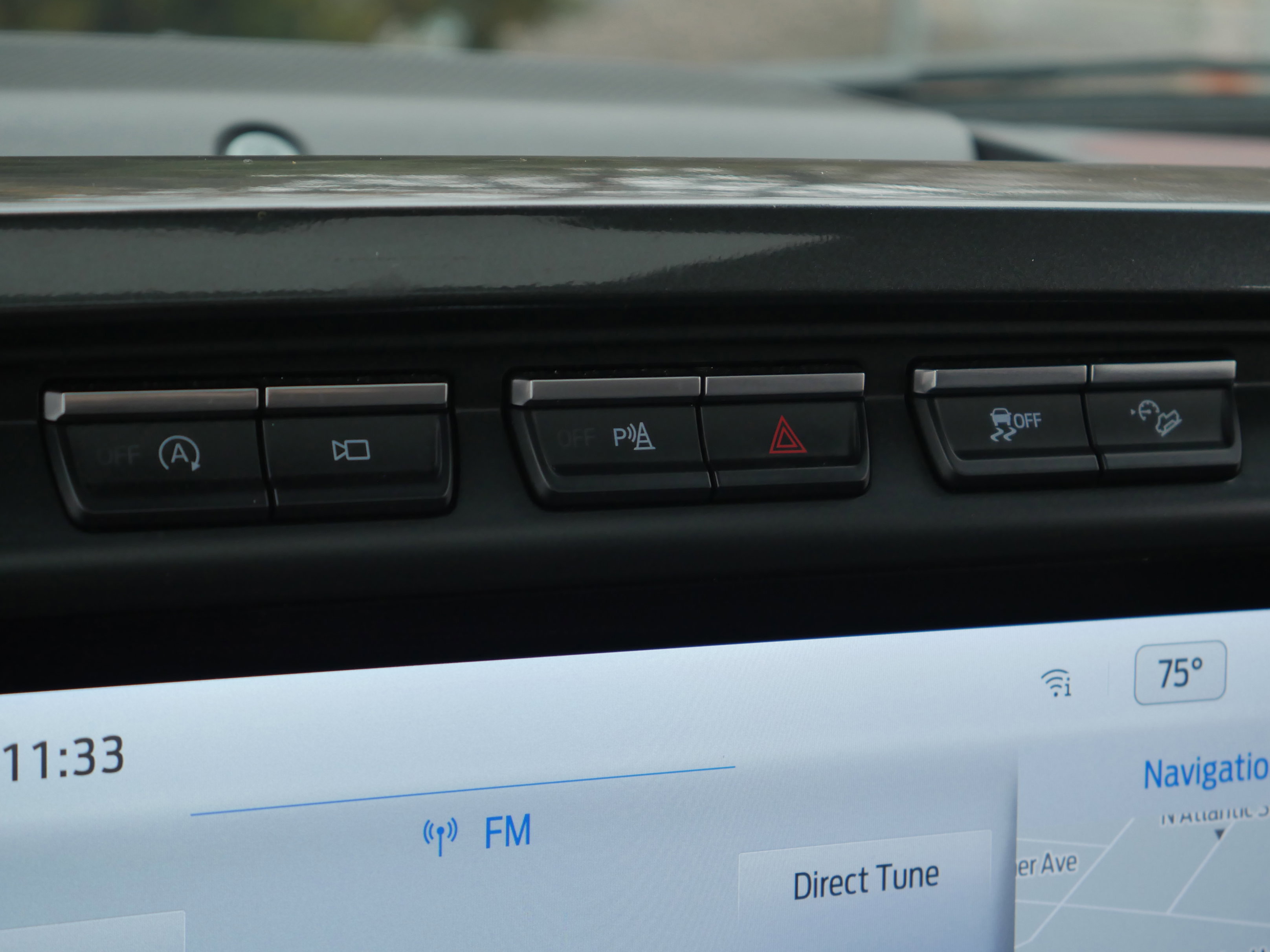 Certified 2023 Ford F150 Lariat w/ Equipment Group 502A High image 18