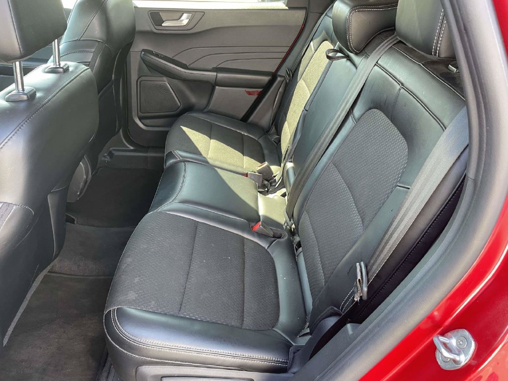 Certified 2025 Ford Escape SE FWD image 12