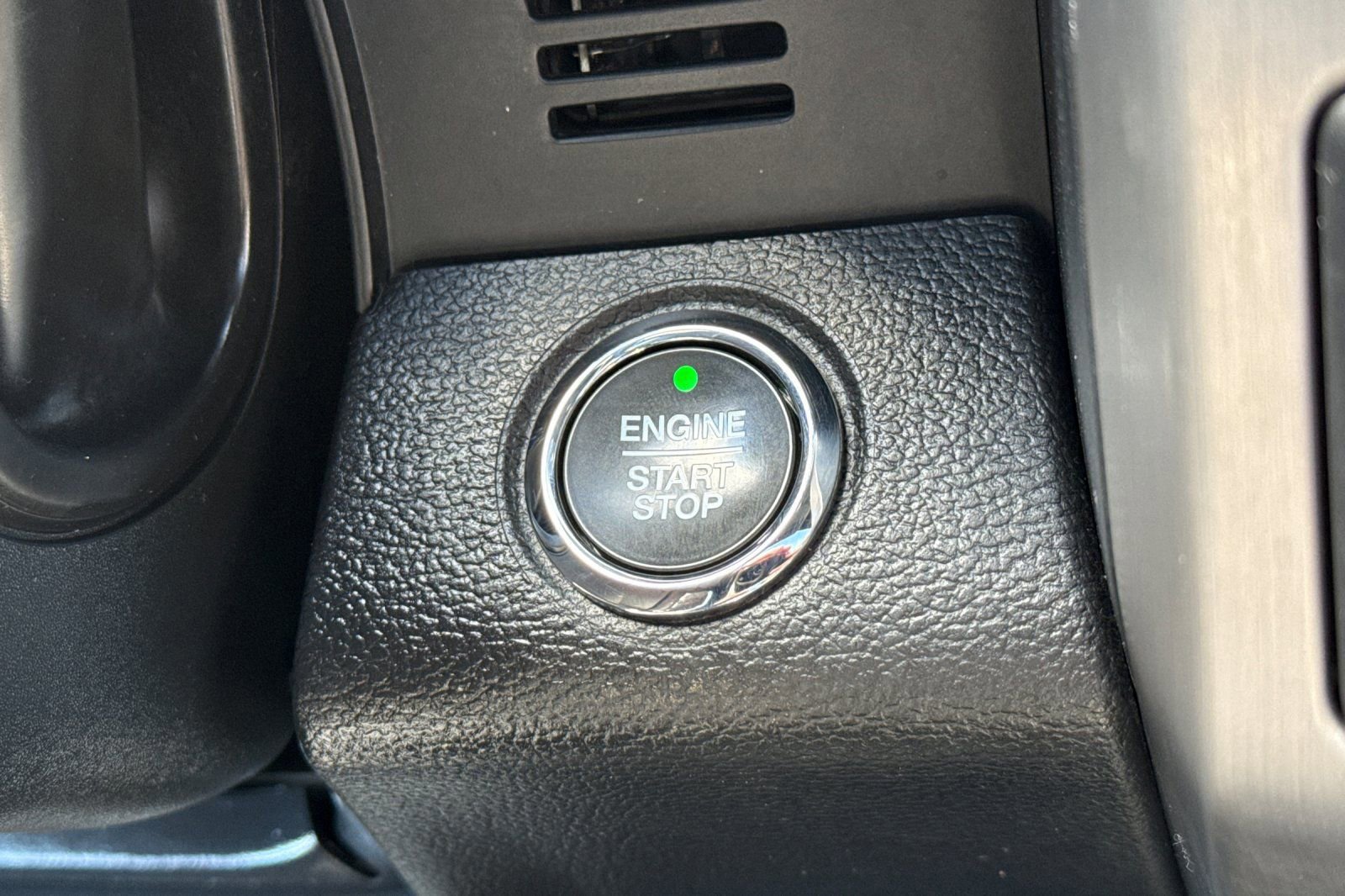 Certified 2021 Ford F450 Platinum w/ FX4 Off-Road Package image 23