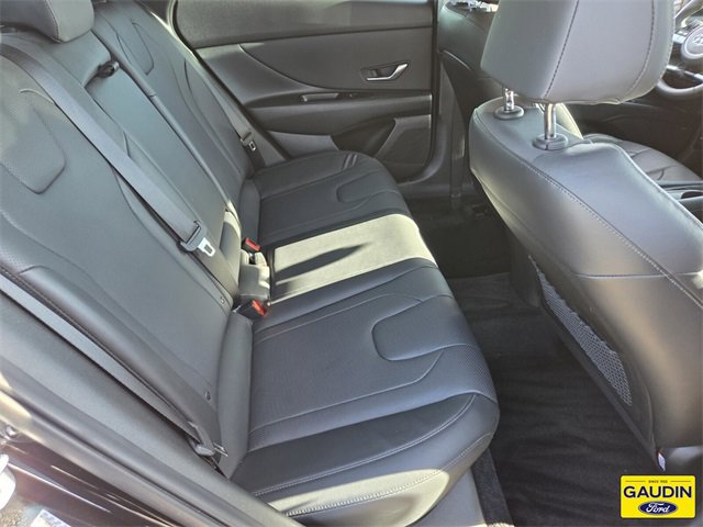 Used 2023 Hyundai Elantra Limited w/ Preferred Accessory Package image 15