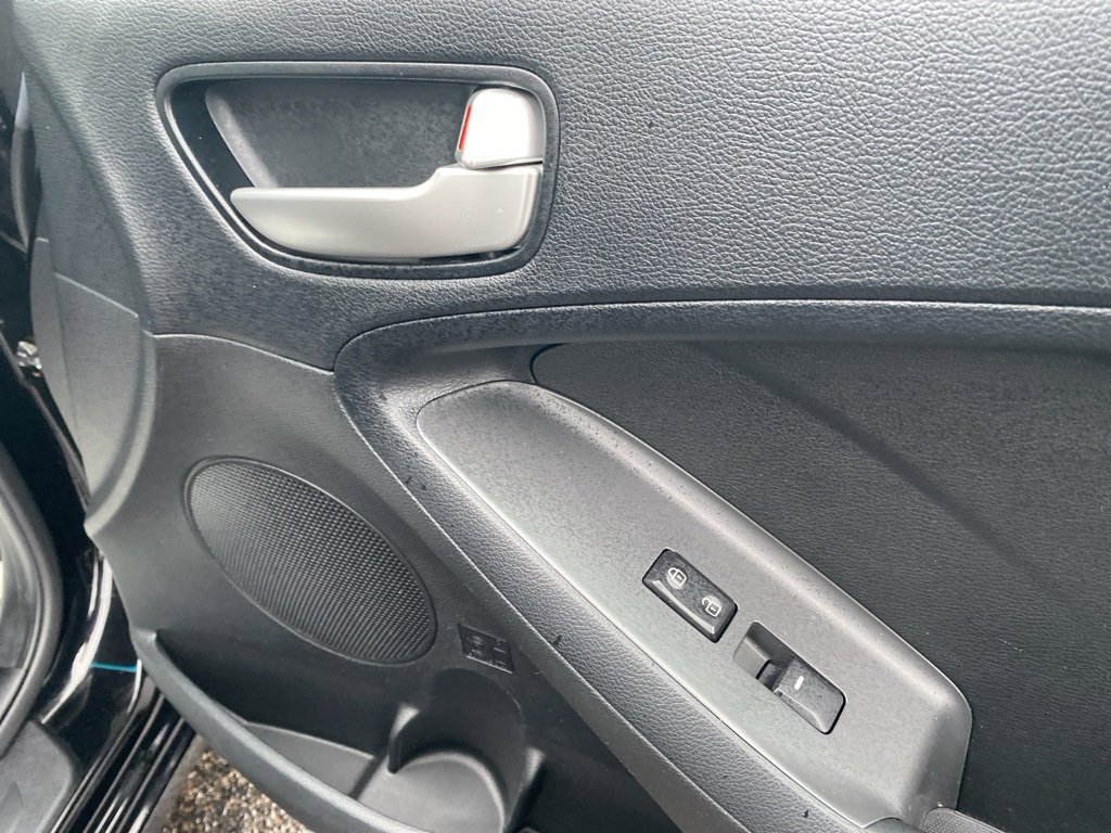 Used 2017 Kia Forte LX image 12