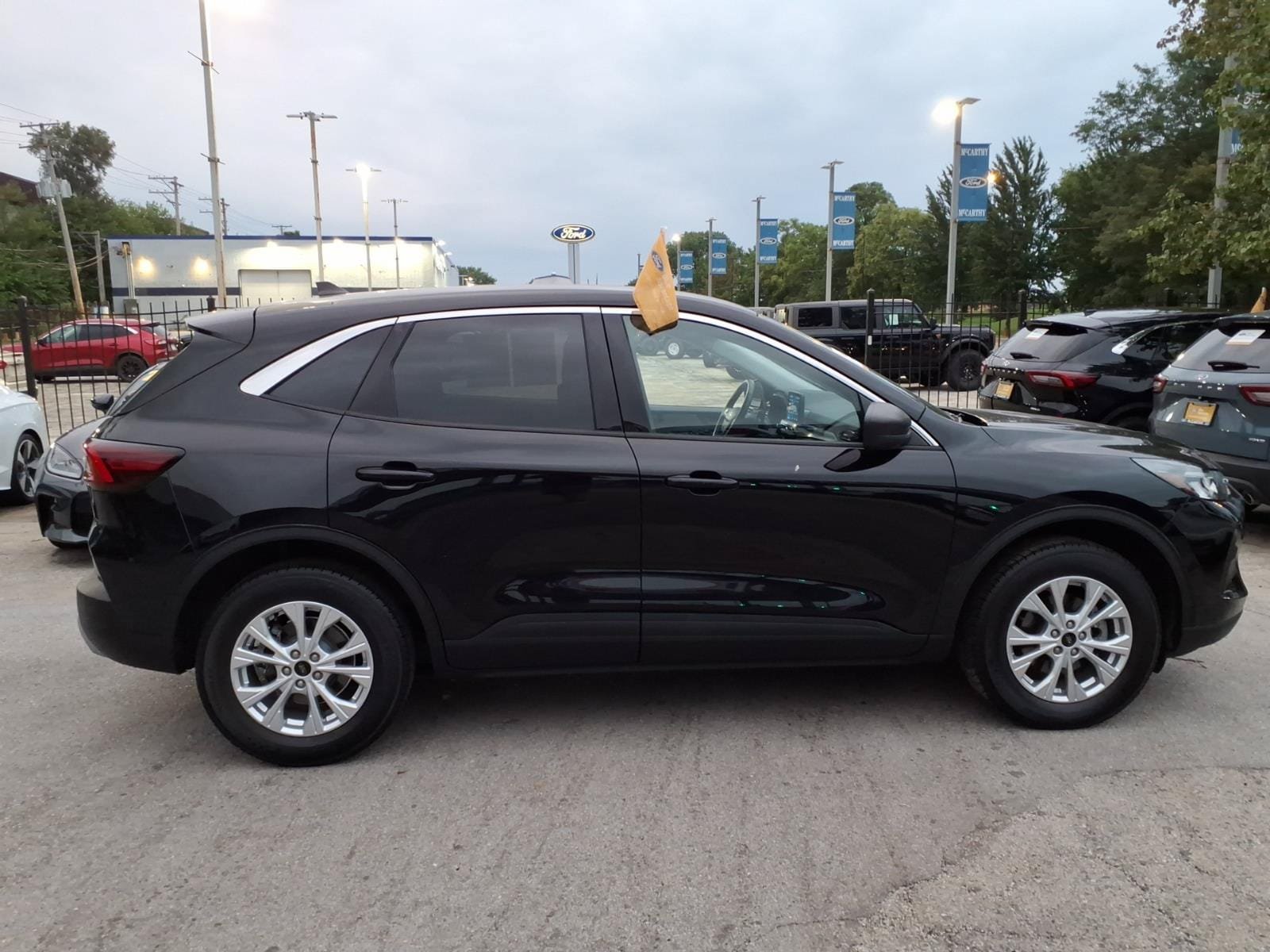 Certified 2024 Ford Escape Active AWD/4WD image 2