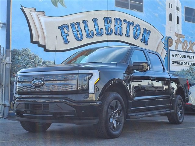 Certified 2023 Ford F150 Lightning Platinum image 1