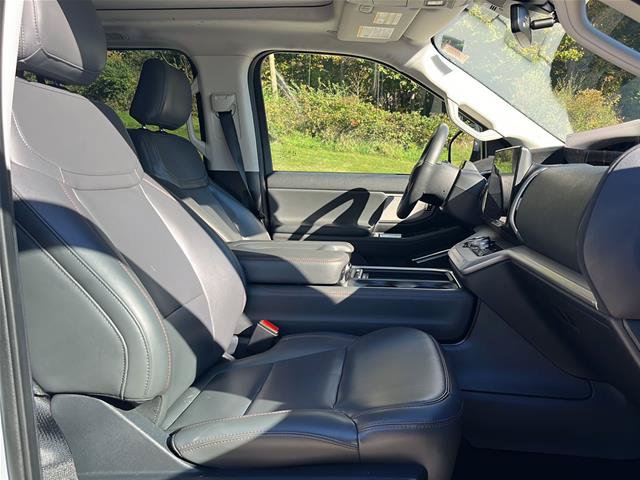 Certified 2025 Ford Expedition Active AWD/4WD image 25