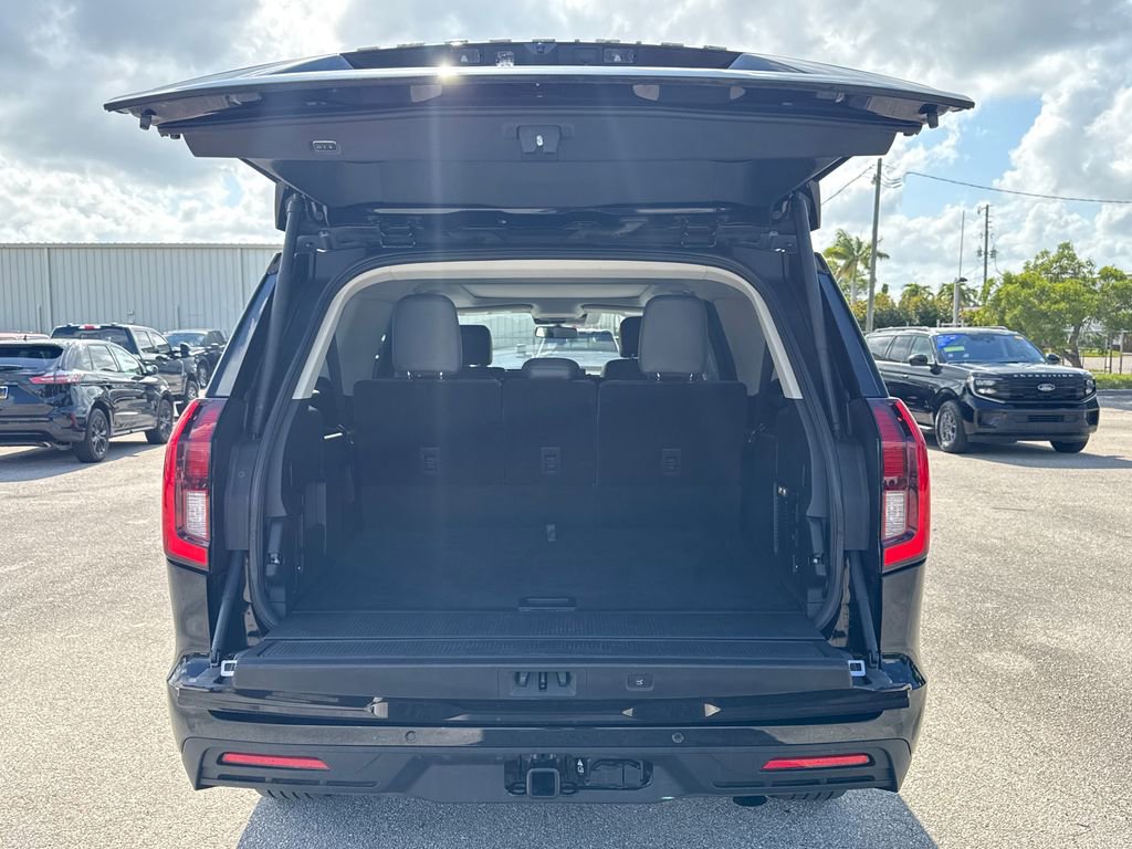 Certified 2025 Ford Expedition Max Active RWD image 28