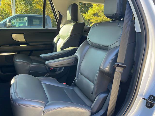 Certified 2025 Ford Expedition Active AWD/4WD image 17