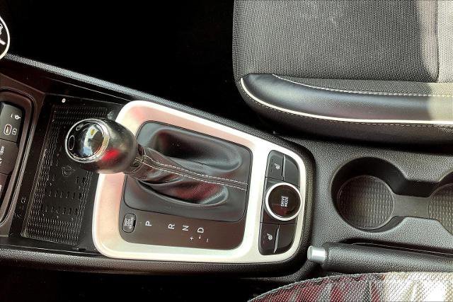 Used 2024 Hyundai Venue Limited image 17