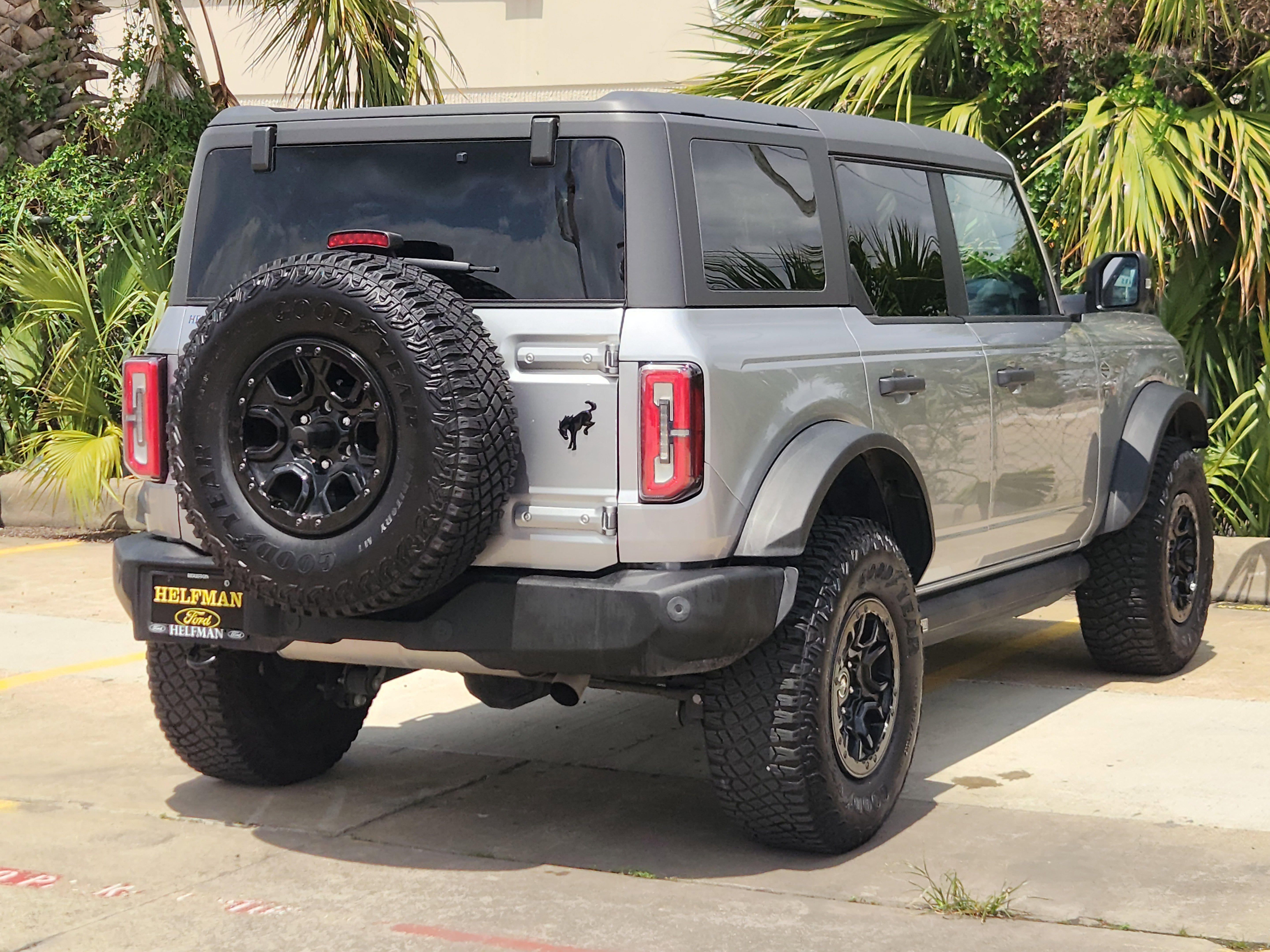 Certified 2023 Ford Bronco Wildtrak AWD/4WD image 3