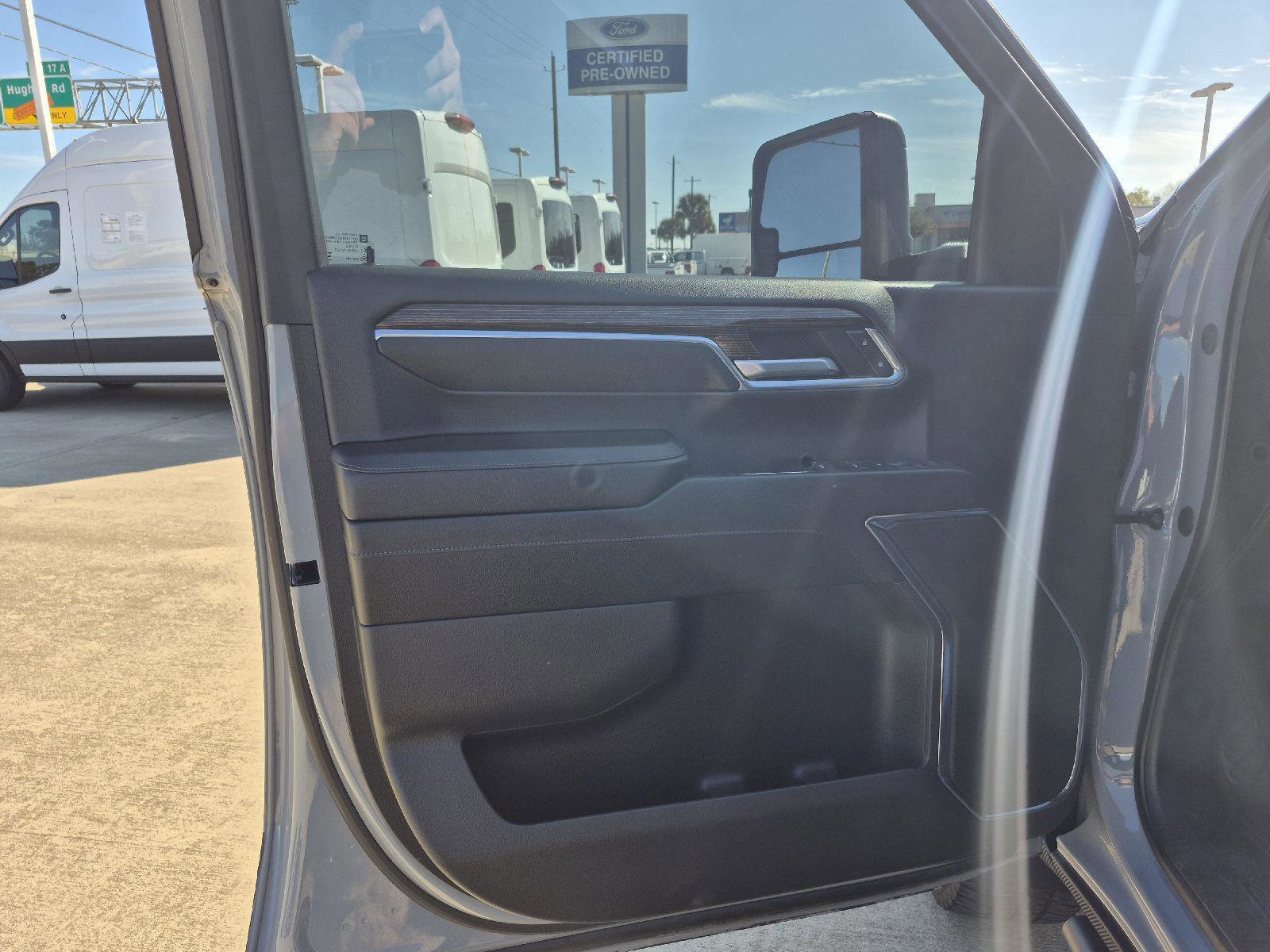 Used 2024 GMC Sierra 2500 SLE w/ SLE Value Package; image 8