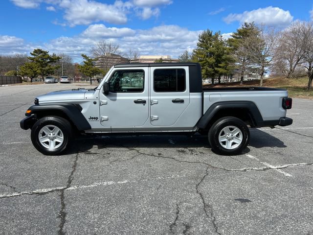 Used 2023 Jeep Gladiator Sport image 3