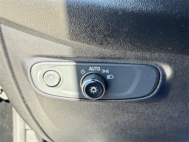 Used 2019 Chevrolet Equinox LS w/ LS Convenience Package image 33