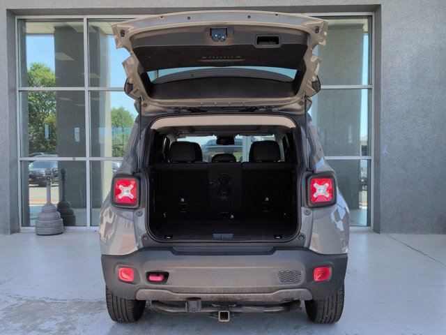 Used 2020 Jeep Renegade Trailhawk w/ Cold Weather Group AWD/4WD image 33
