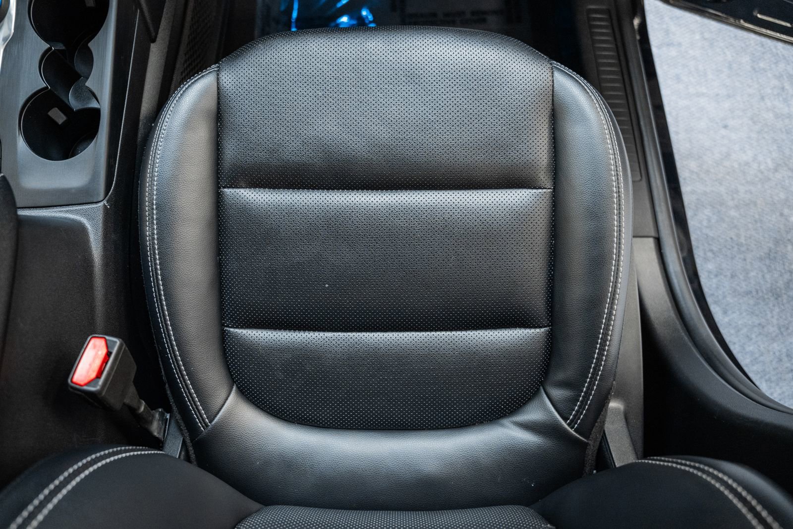 Certified 2022 Ford Escape Titanium image 35