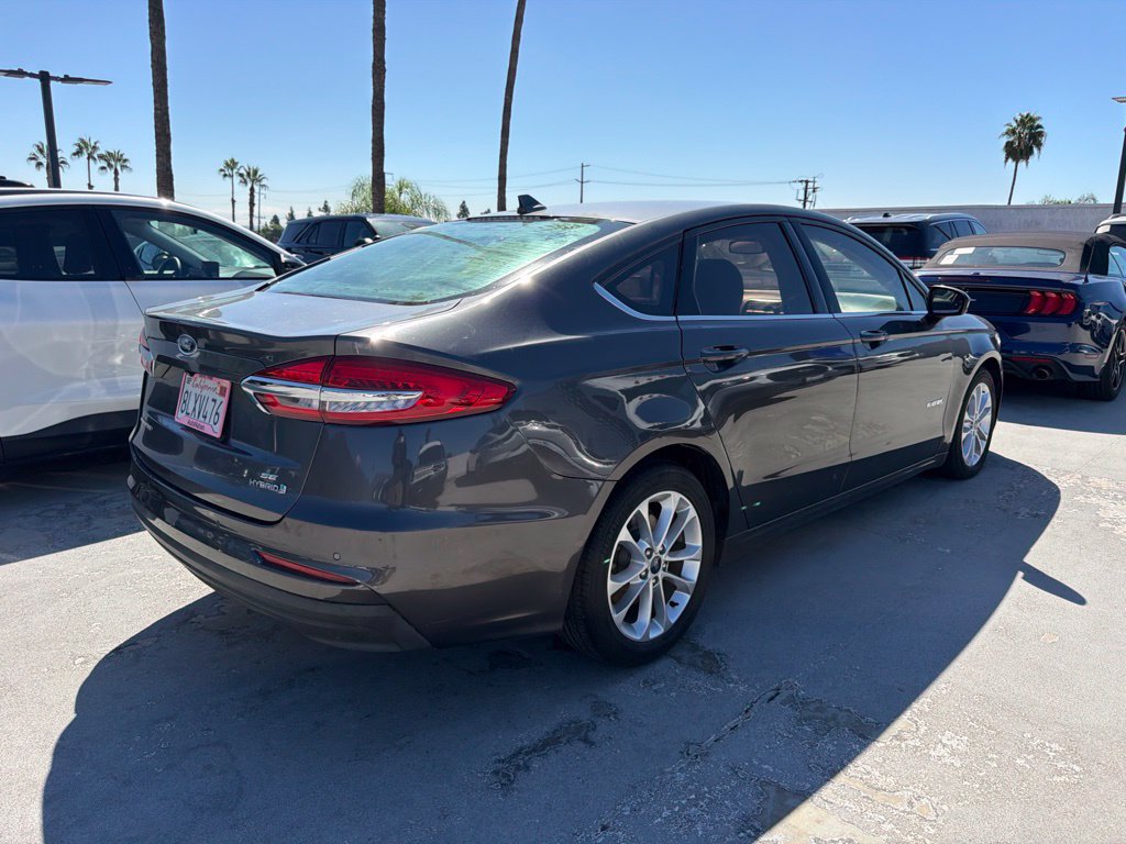 Certified 2019 Ford Fusion SE FWD image 3