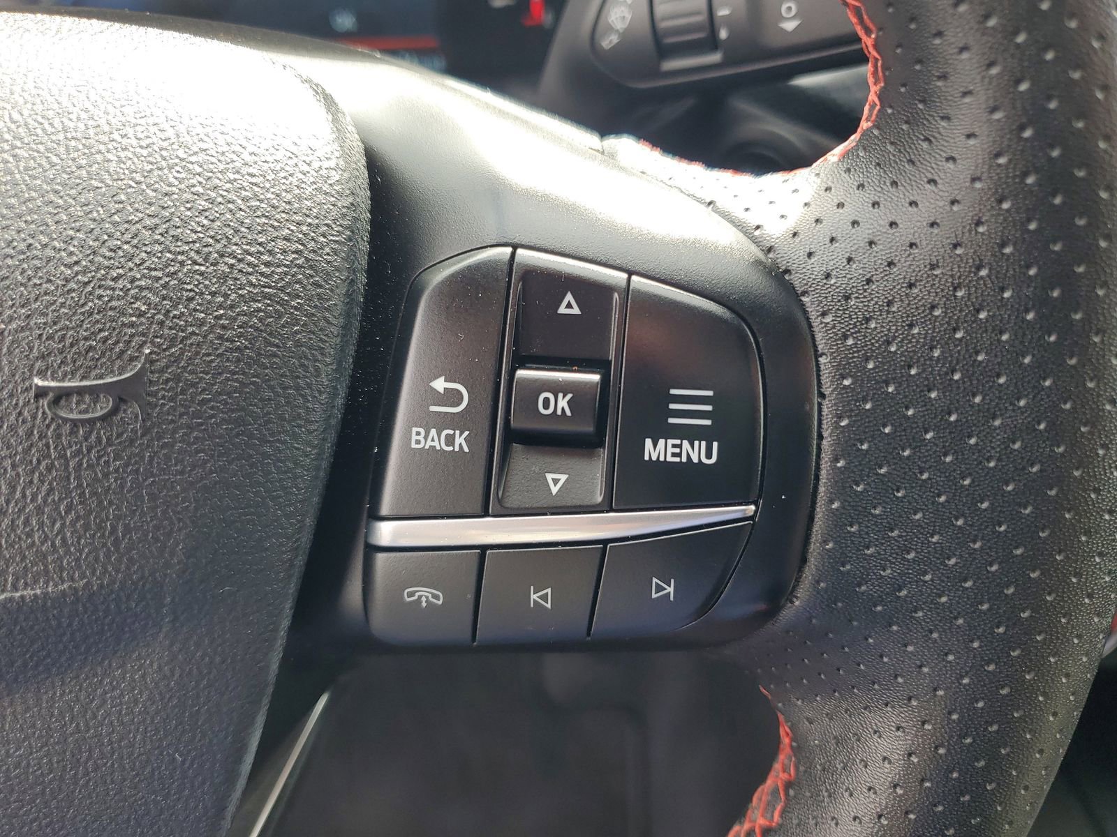 Certified 2025 Ford Escape ST-Line FWD image 21