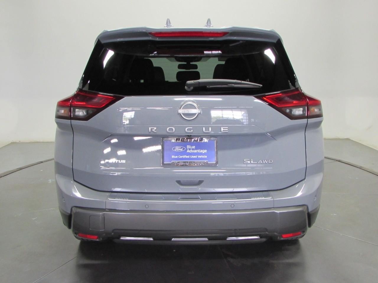 Used 2025 Nissan Rogue SL w/ Tech Package AWD/4WD image 6