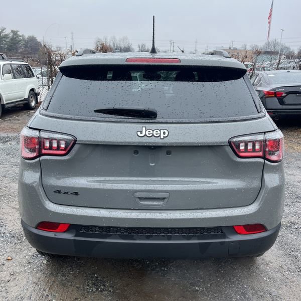 Used 2023 Jeep Compass Latitude image 8