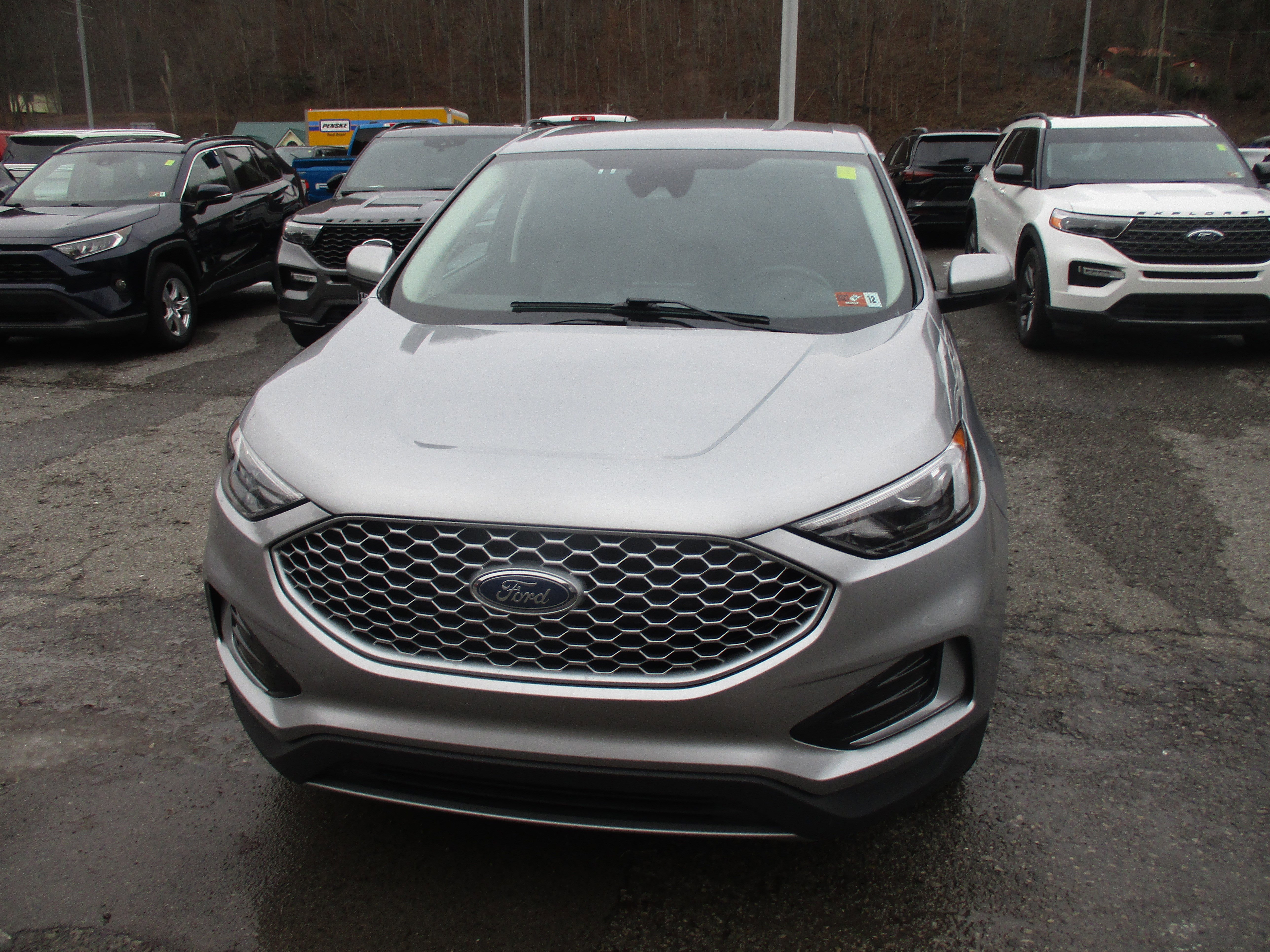 Certified 2024 Ford Edge SEL image 9
