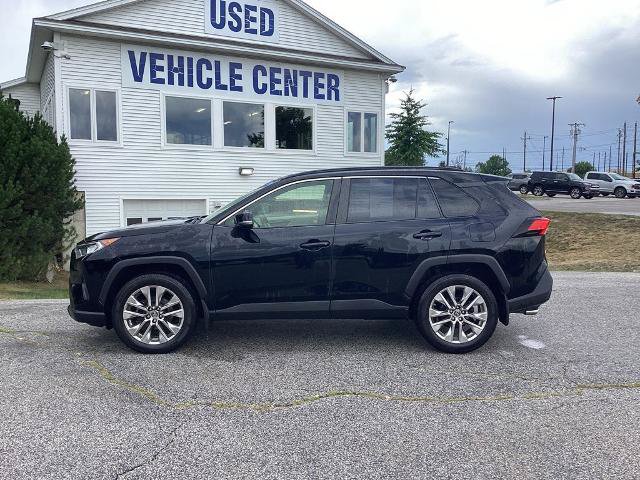 Used 2019 Toyota RAV4 XLE Premium w/ Cold Weather Package AWD/4WD image 3