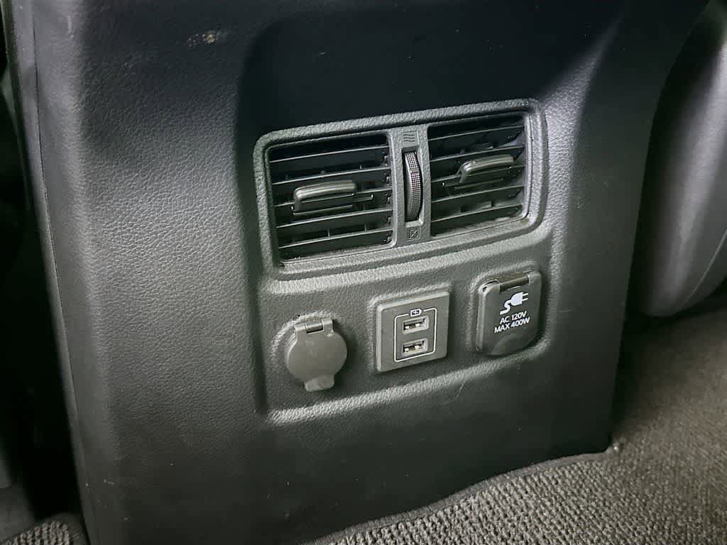 Used 2024 Nissan Titan SV w/ SV Convenience Package AWD/4WD image 13
