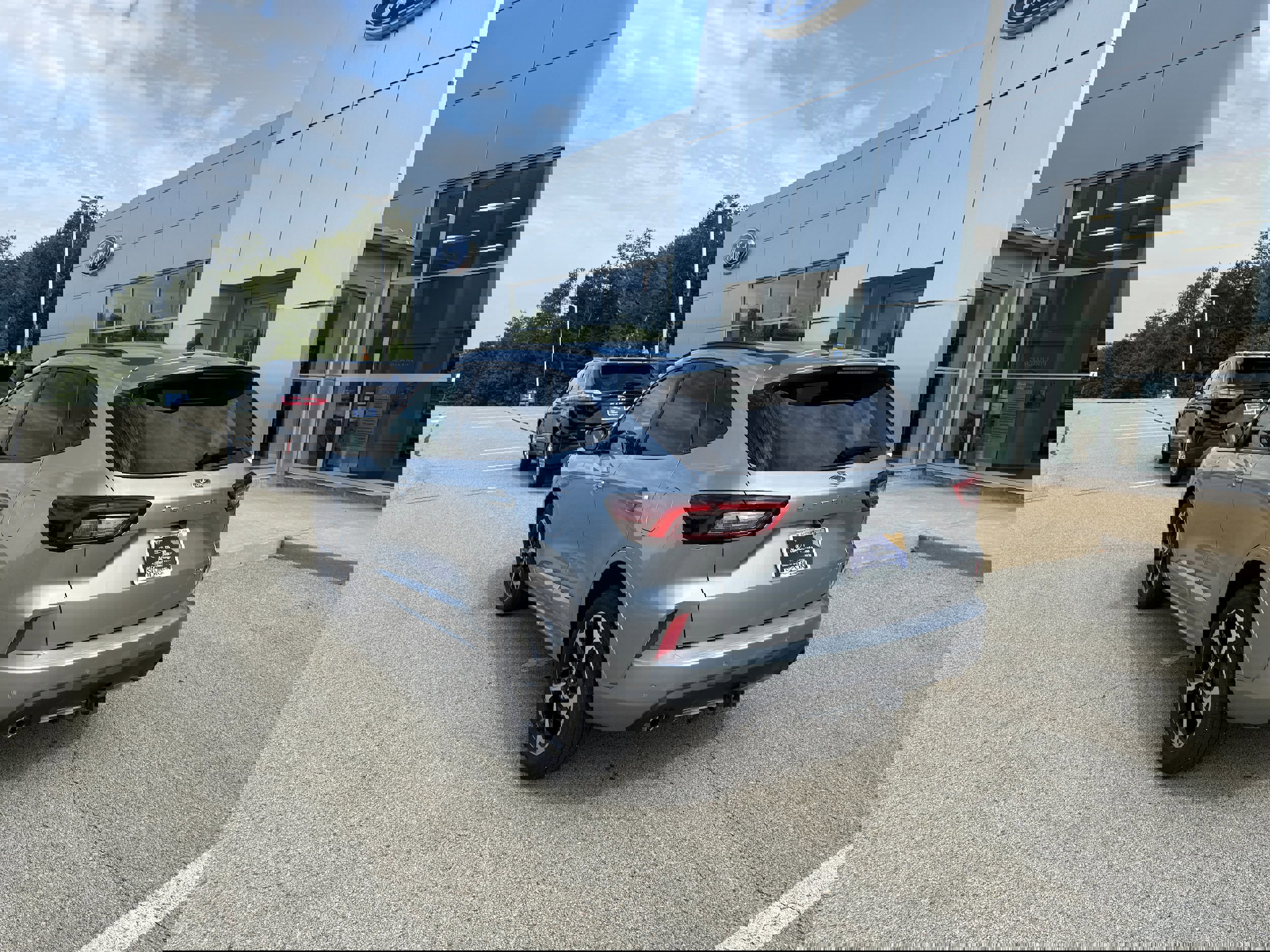 Certified 2023 Ford Escape ST-Line Select w/ Tech Pack #2 image 5