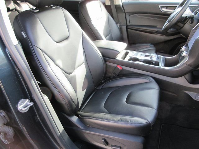 Certified 2022 Ford Edge Titanium w/ Class II Trailer Tow Package image 34