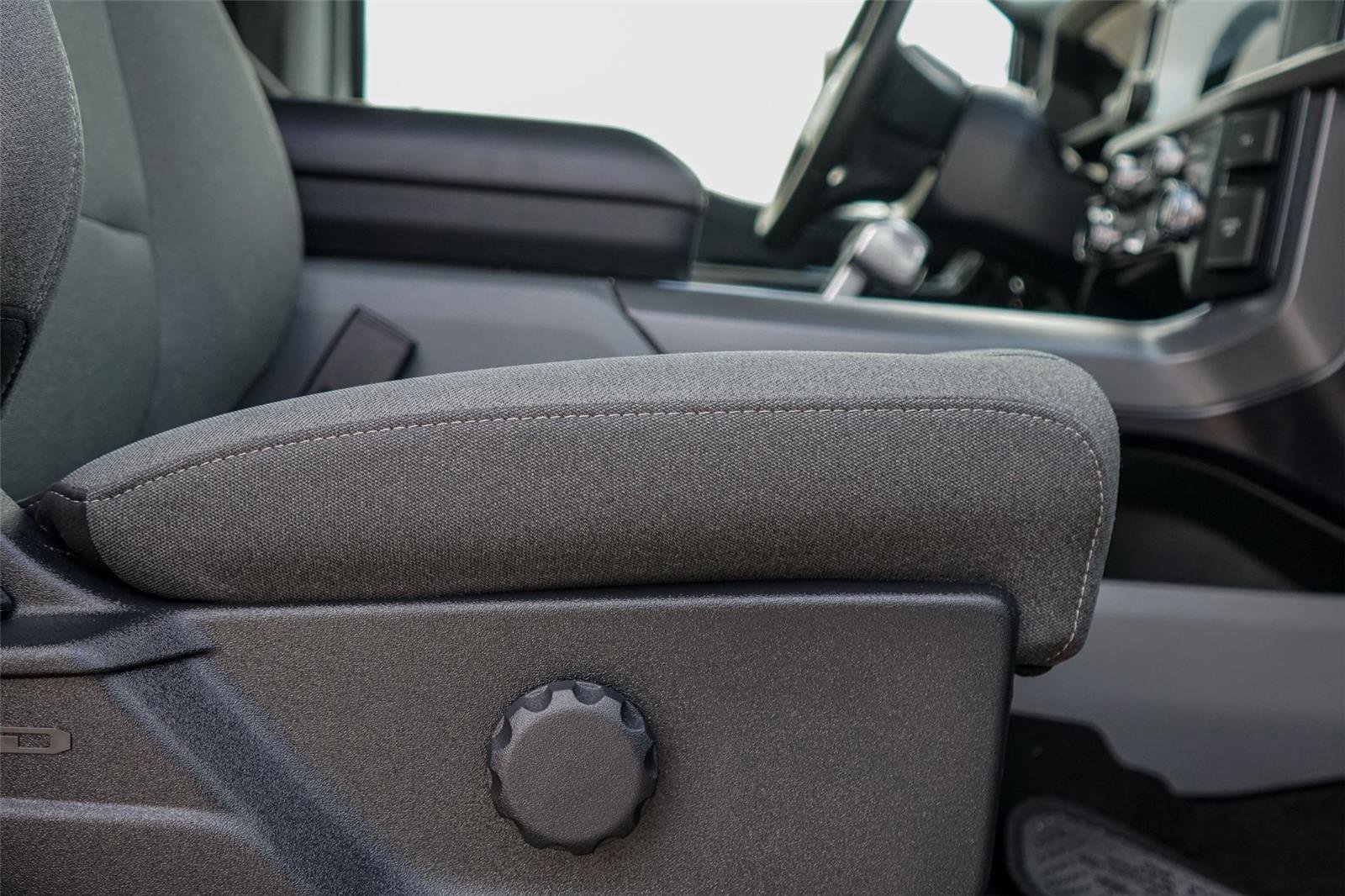 Certified 2025 Ford F150 Lightning XLT AWD/4WD image 29