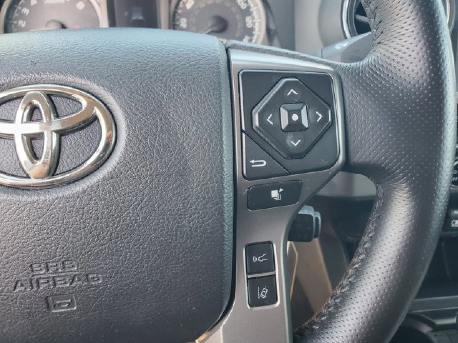 Used 2018 Toyota Tacoma SR5 image 17