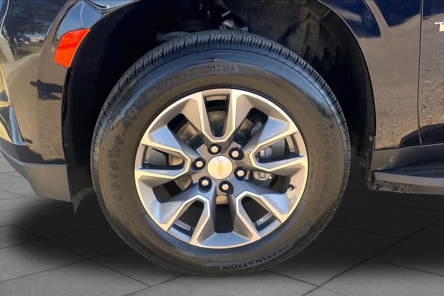 Used 2023 Chevrolet Tahoe LT w/ Luxury Package AWD/4WD image 11