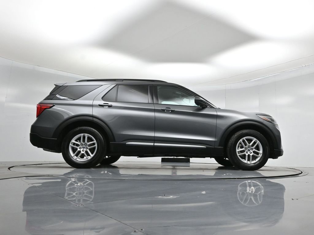 Certified 2025 Ford Explorer Active image 10