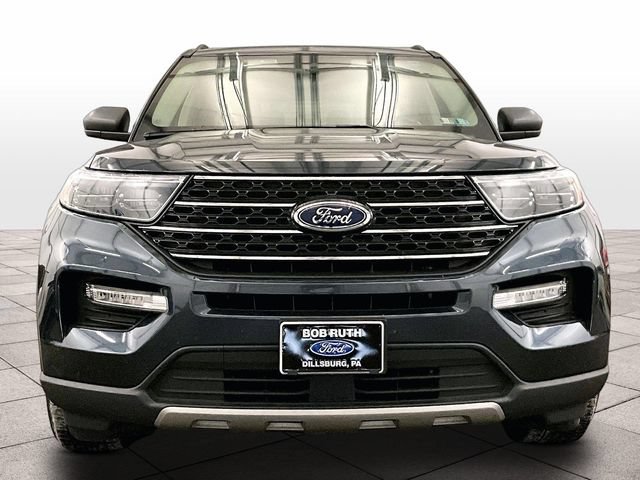 Certified 2022 Ford Explorer XLT w/ Equipment Group 202A AWD/4WD image 3