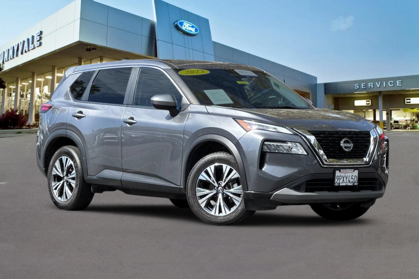 Used 2023 Nissan Rogue SV AWD/4WD image 2