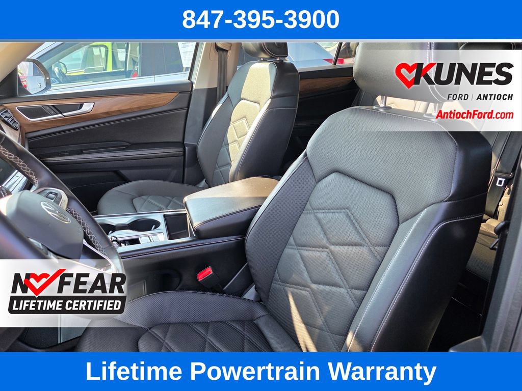 Used 2024 Volkswagen Atlas SE AWD/4WD image 16