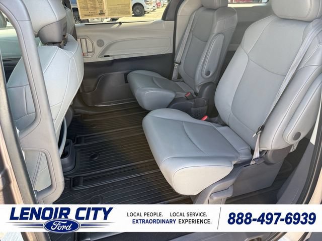 Used 2021 Toyota Sienna XLE FWD image 11