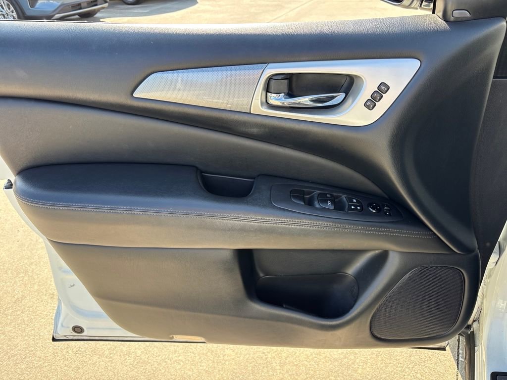 Used 2020 Nissan Pathfinder SL image 15