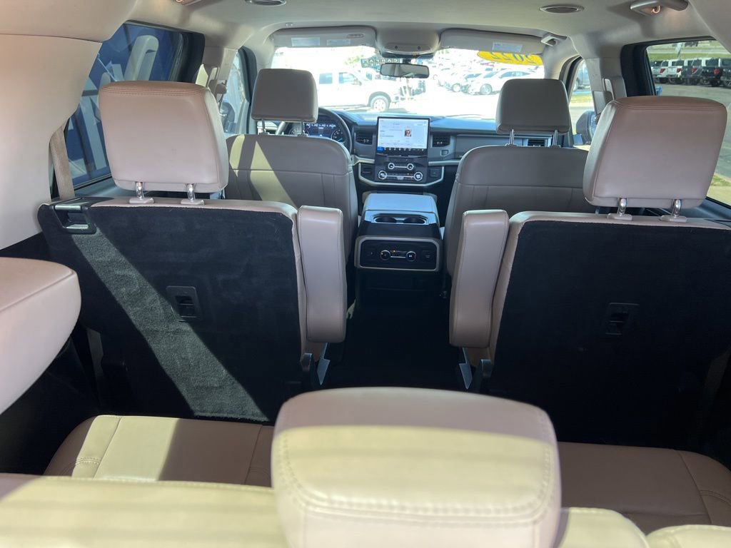 Certified 2022 Ford Expedition XLT image 18