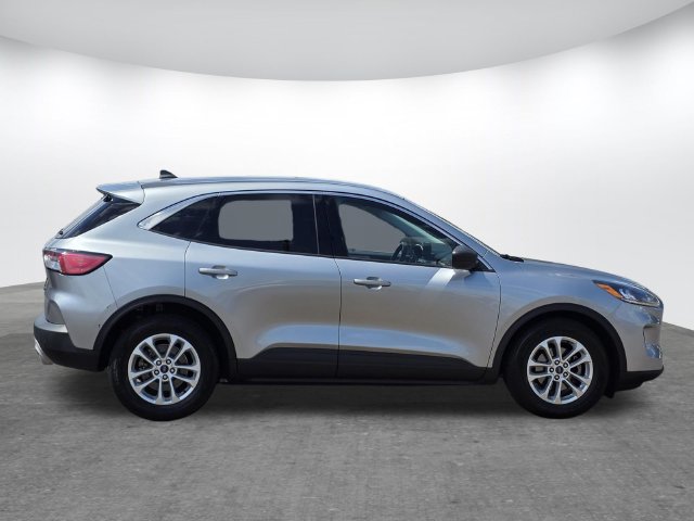 Certified 2022 Ford Escape SE FWD image 3