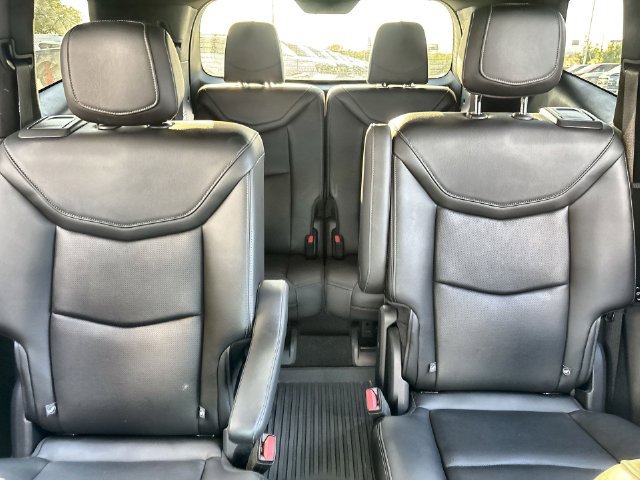 Used 2021 Cadillac XT6 Premium Luxury w/ LPO, ONYX Package FWD image 15