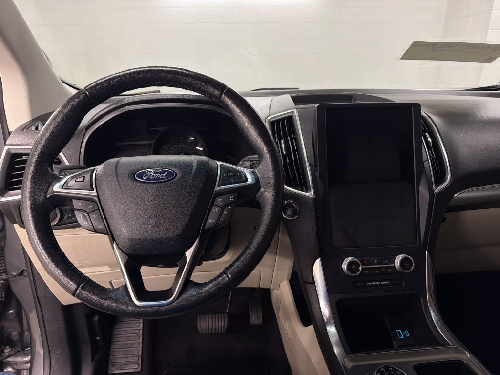 Certified 2022 Ford Edge Titanium AWD/4WD image 9