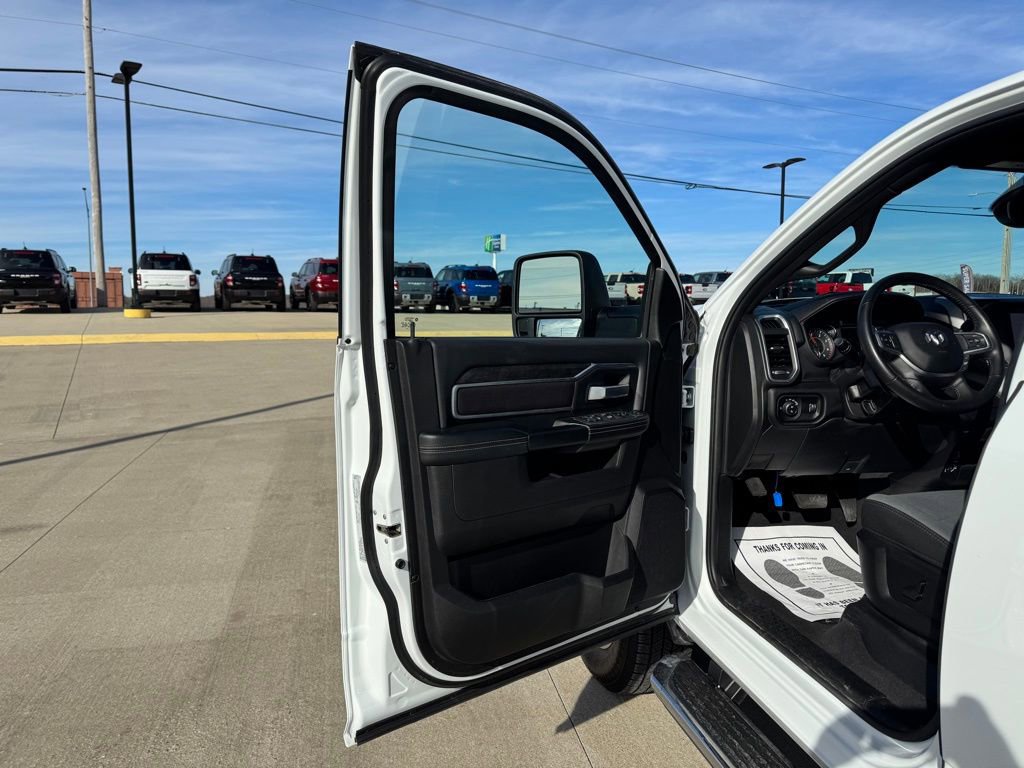Used 2024 RAM 2500 Big Horn AWD/4WD image 7