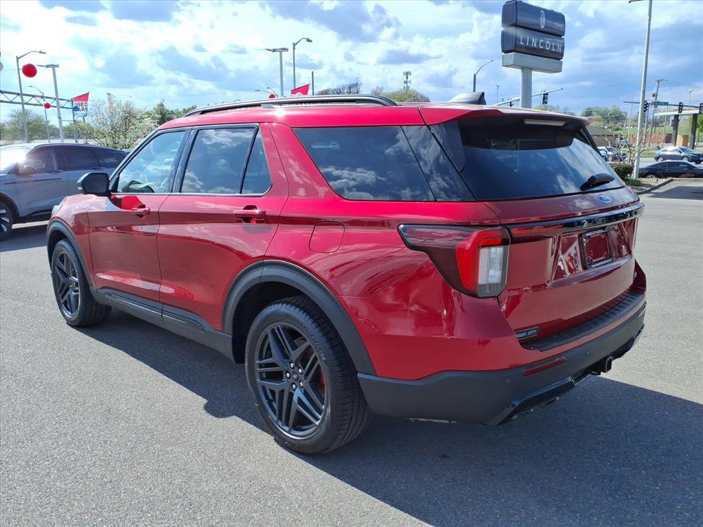 Certified 2025 Ford Explorer ST-Line w/ Premium Package image 3