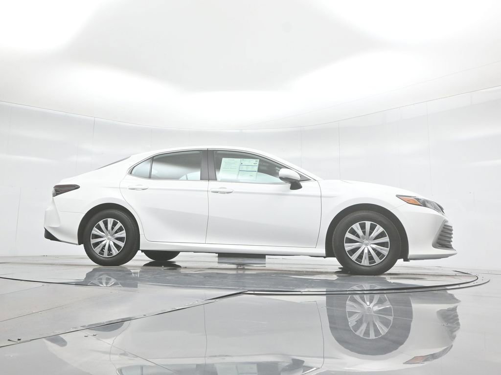 Used 2023 Toyota Camry LE image 10