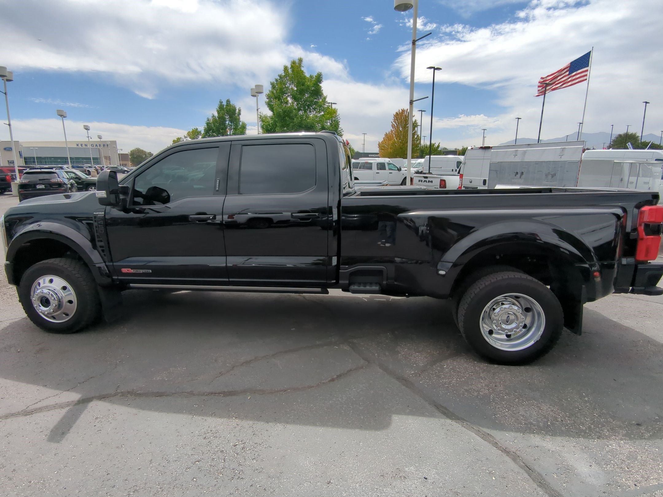 Certified 2026 Ford F450 Platinum w/ FX4 Off-Road Package AWD/4WD image 9