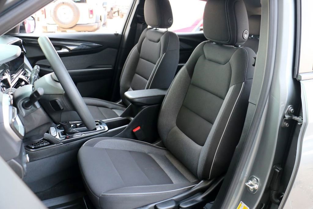 Used 2026 Chevrolet TrailBlazer LT w/ Driver Confidence Package FWD image 18