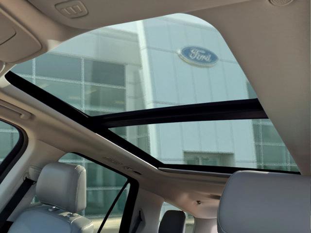 Certified 2025 Ford Expedition Active AWD/4WD image 7