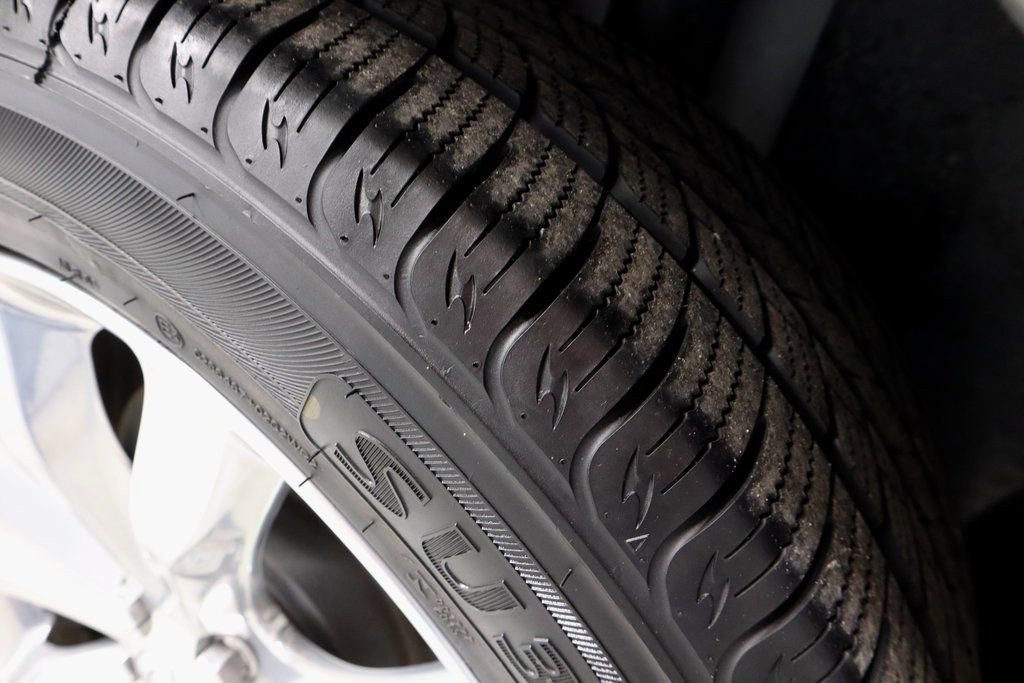 Used 2022 Chrysler 300 Touring image 19