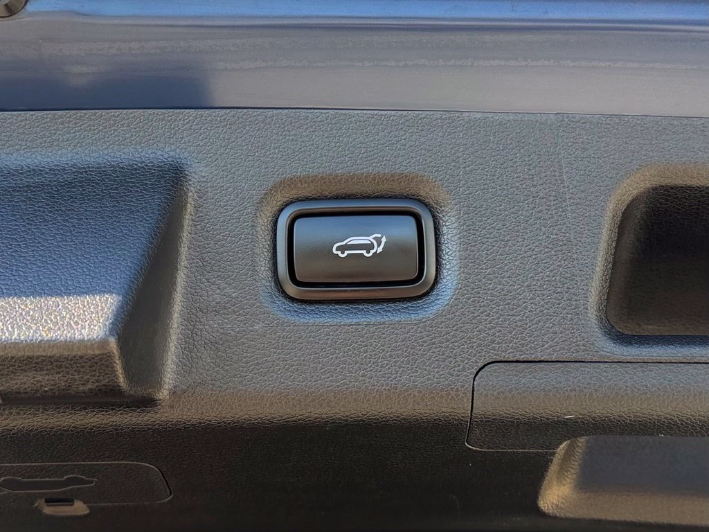 Used 2023 Hyundai Santa Fe SEL FWD image 11