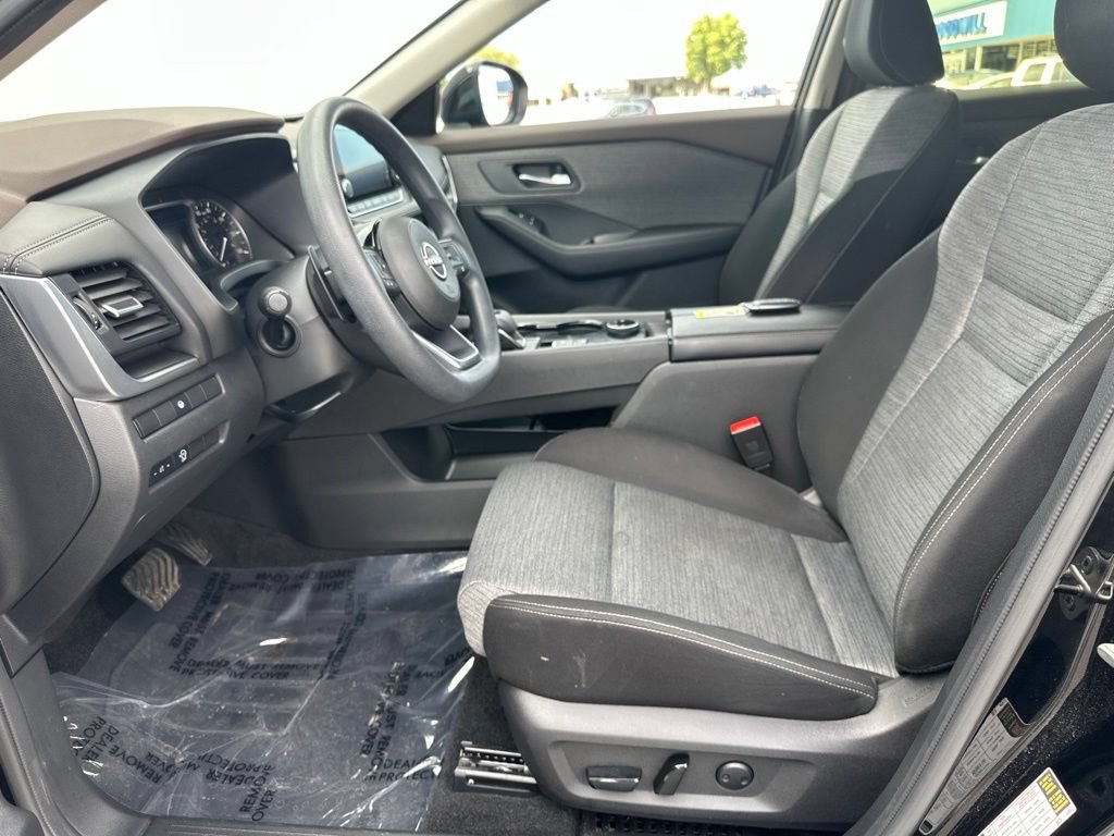 Used 2023 Nissan Rogue SV AWD/4WD image 14