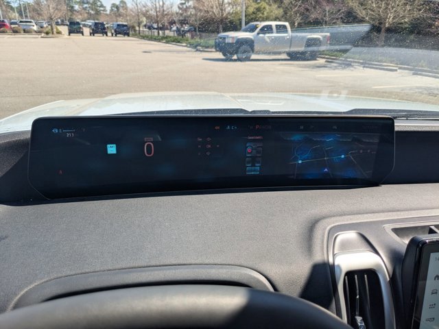 Certified 2025 Ford Expedition Active image 22