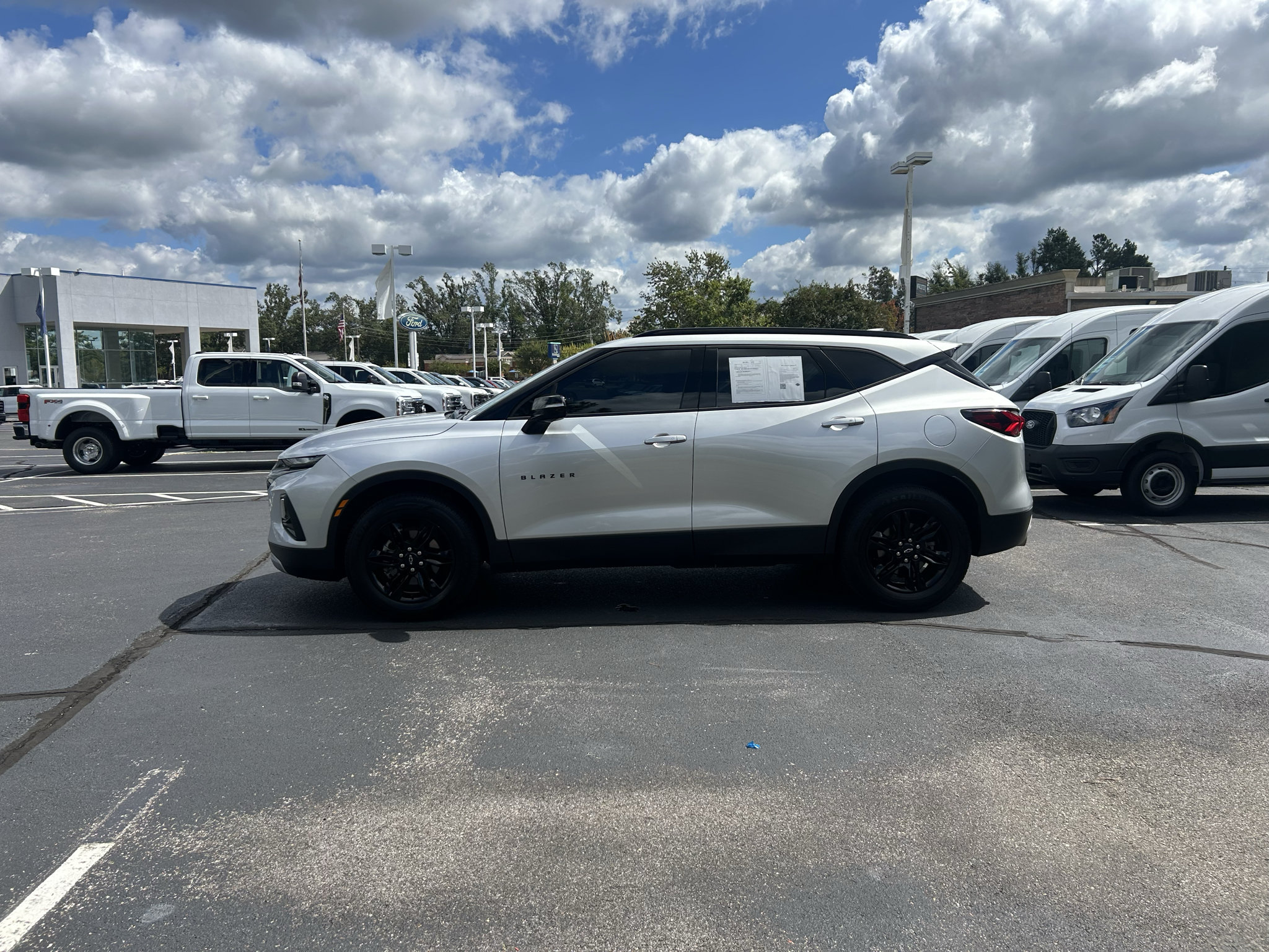 Used 2021 Chevrolet Blazer LT w/ Sound & Technology Package FWD image 4